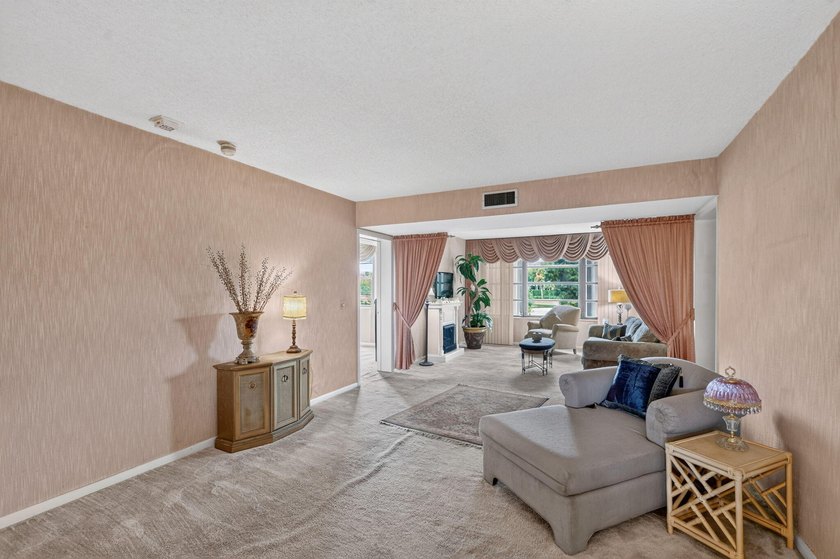 Bring your vision to this spacious 2BR/2BA in the heart of West - photo 14