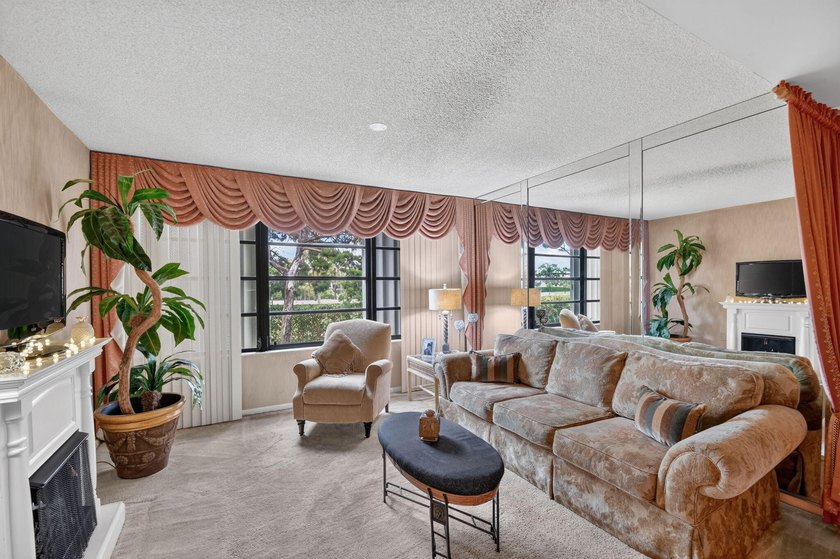 Bring your vision to this spacious 2BR/2BA in the heart of West - photo 17