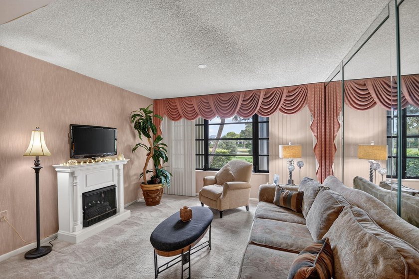 Bring your vision to this spacious 2BR/2BA in the heart of West - photo 18