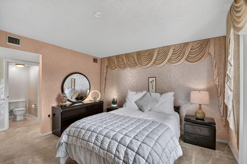 Bring your vision to this spacious 2BR/2BA in the heart of West - photo 21