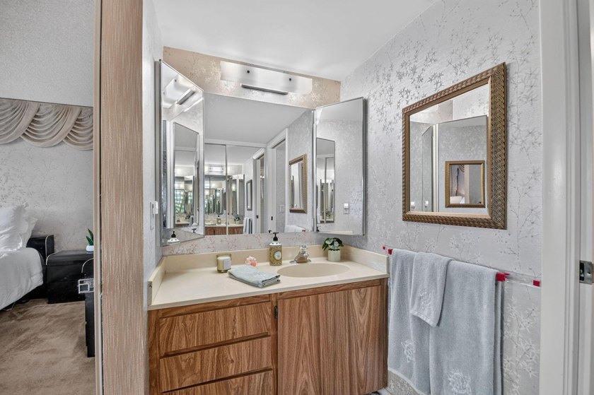 Bring your vision to this spacious 2BR/2BA in the heart of West - photo 26