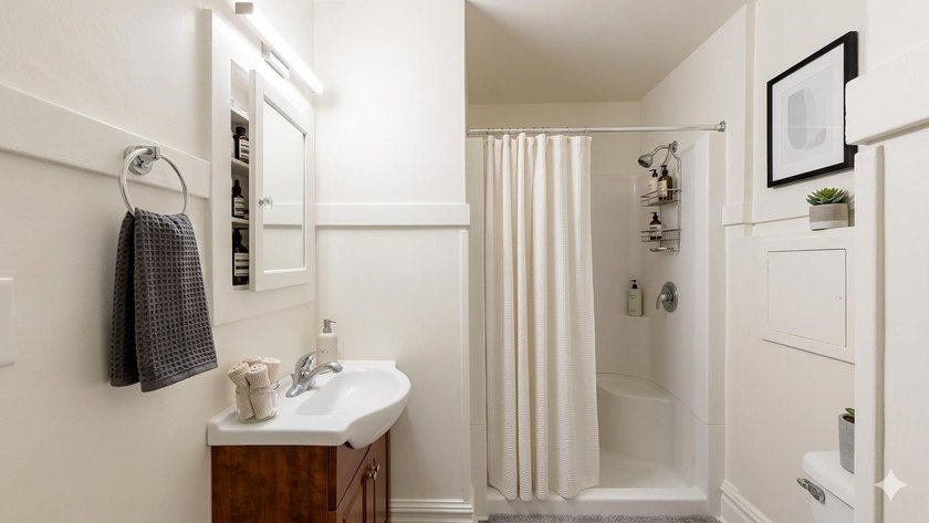 120~122 N Franklin St is a rare opportunity to own a - photo 29