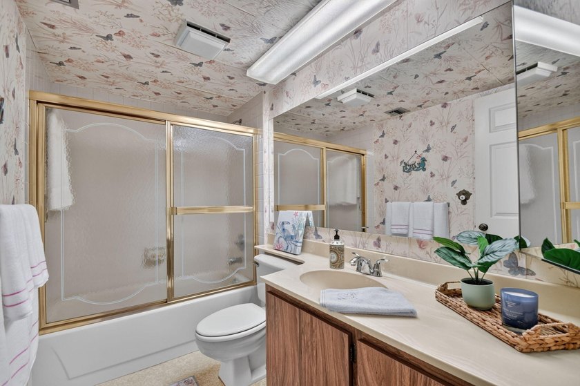 Bring your vision to this spacious 2BR/2BA in the heart of West - photo 33