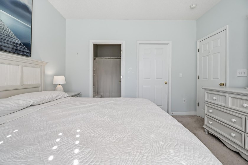 Live Where Every Day Feels Like a Vacation! Fully furnished and - photo 14