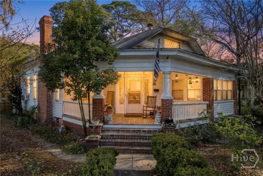 Reduced price for a quick sale! This Colonial-style home, built - photo 2