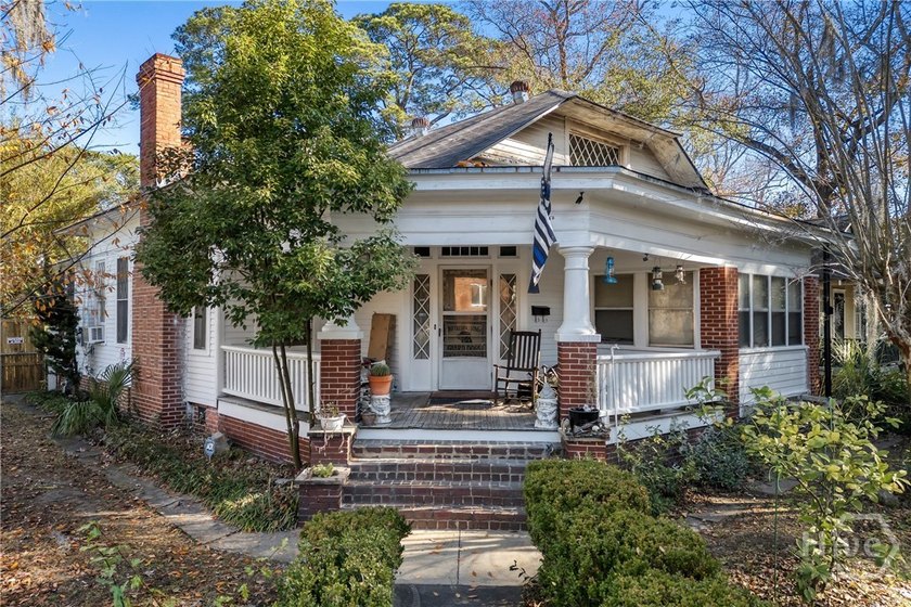 Reduced price for a quick sale! This Colonial-style home, built - photo 3