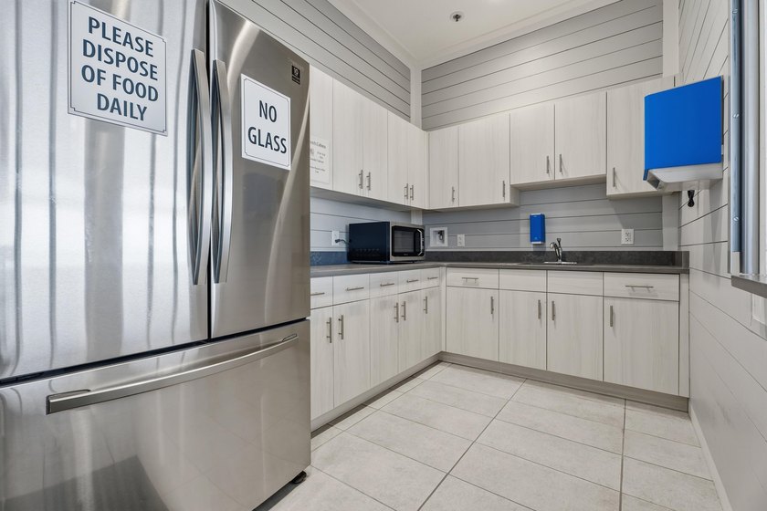 Live Where Every Day Feels Like a Vacation! Fully furnished and - photo 33