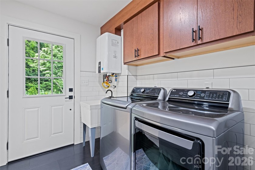 Experience elevated mountain living with the rare combination of - photo 24