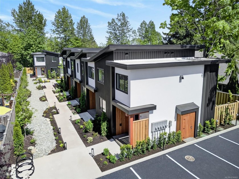OPEN HOUSE 18th of July,  11-1 p.m. Nine Peaks, a thoughtfully - photo 4