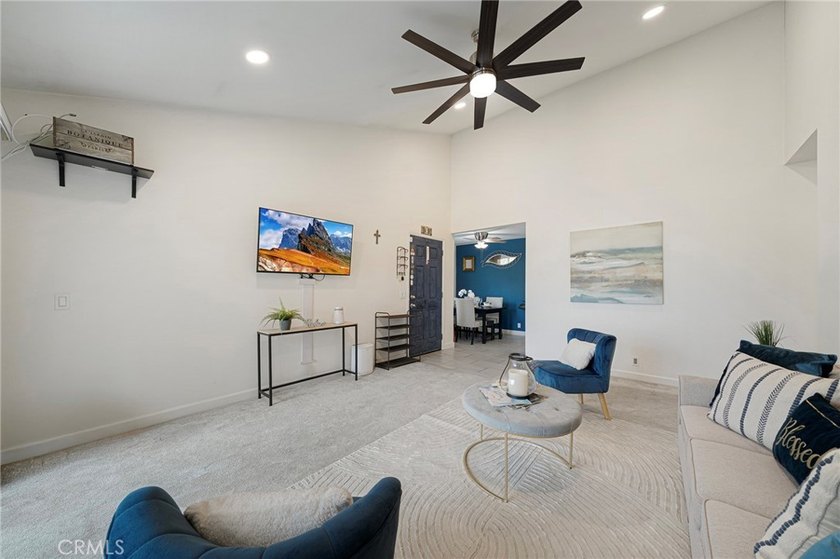 Welcome to Unit #6 updated upstairs condo in the heart of - photo 8