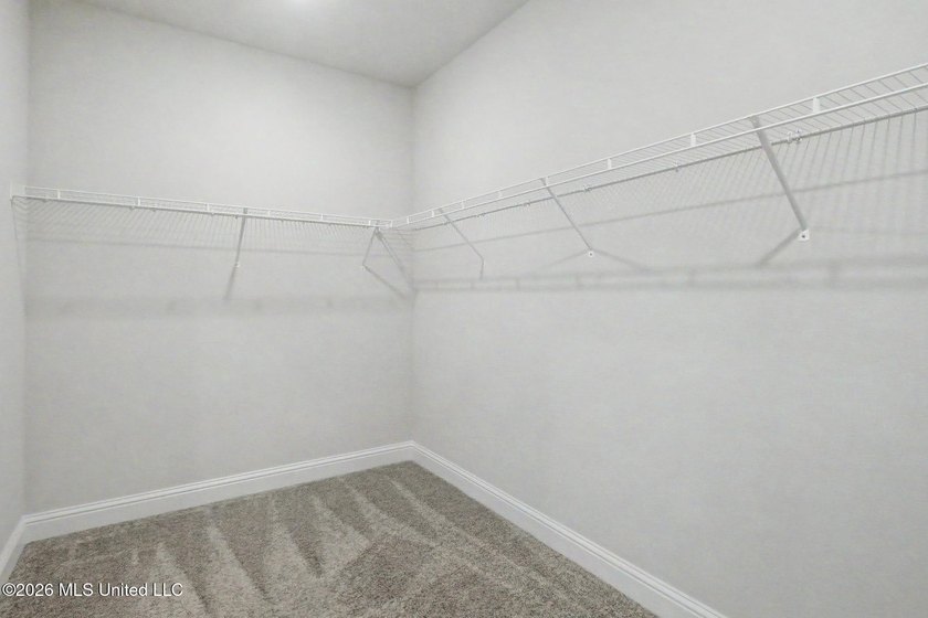 Adorable 4-bedroom home conveniently located near shopping - photo 12