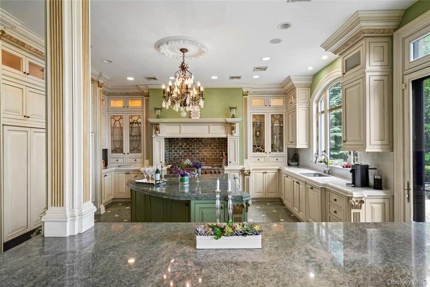 KINGS POINT | WATERVIEW. Set on over an acre of beautifully - photo 12