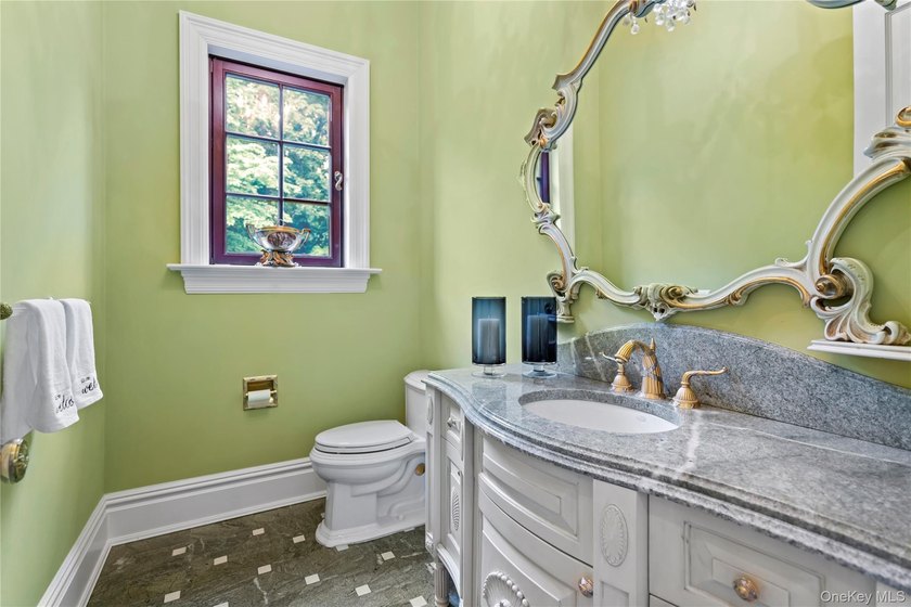 KINGS POINT | WATERVIEW. Set on over an acre of beautifully - photo 15