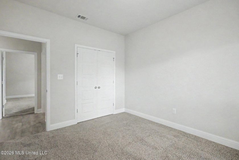 Adorable 4-bedroom home conveniently located near shopping - photo 20