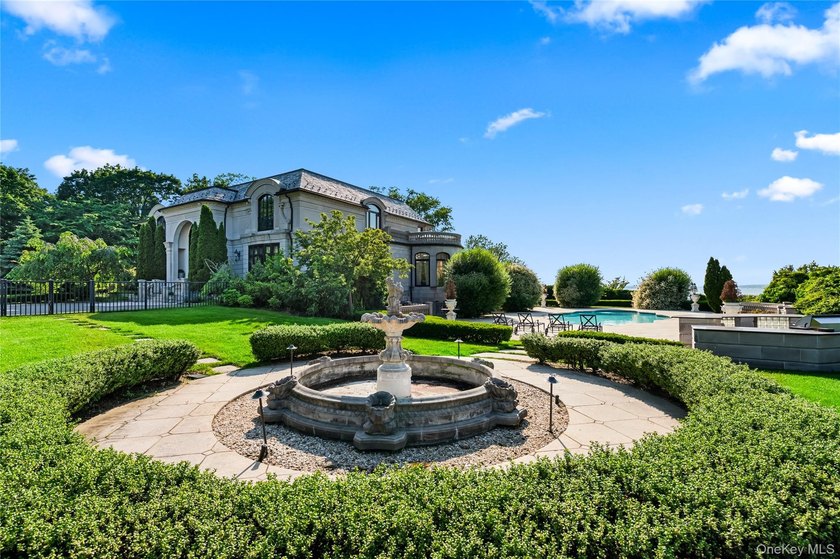 KINGS POINT | WATERVIEW. Set on over an acre of beautifully - photo 22