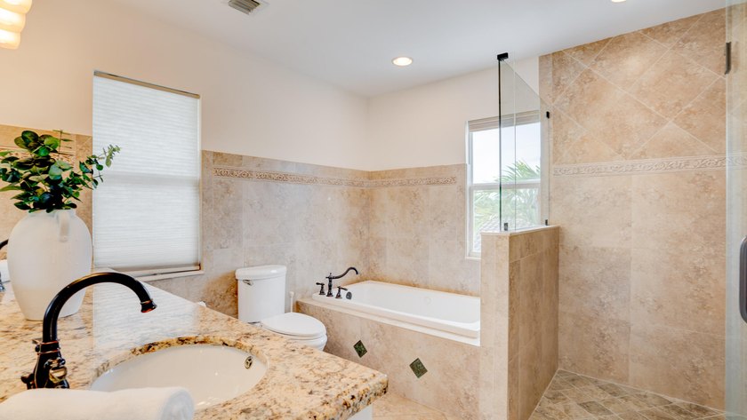 **Tropical Paradise in The Cove: The Ultimate Waterfront - photo 23
