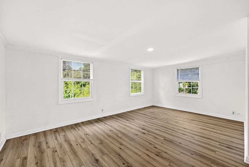 Updated &amp; Move-In Ready! This remodeled 3-bedroom, 1.5-bath home - photo 11