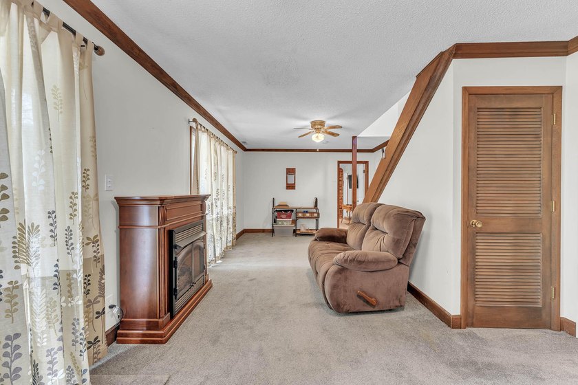 Country Living at Its Best on 4.1 Acres! Welcome to 1042 Big - photo 34
