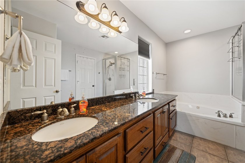Experience life on the water in this fully furnished 3-bedroom - photo 26