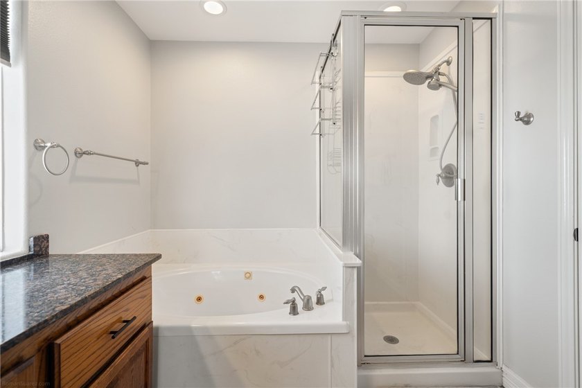 Experience life on the water in this fully furnished 3-bedroom - photo 27