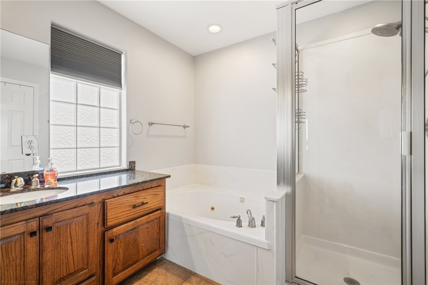 Experience life on the water in this fully furnished 3-bedroom - photo 28