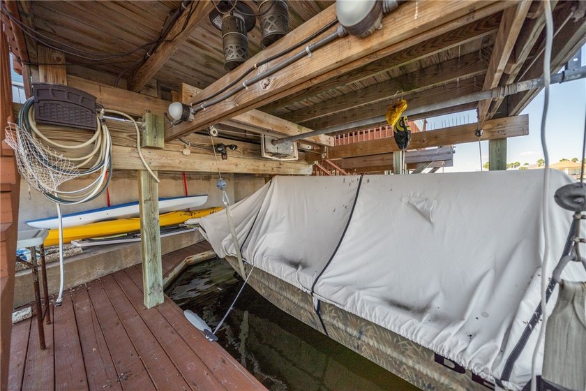 Experience life on the water in this fully furnished 3-bedroom - photo 34