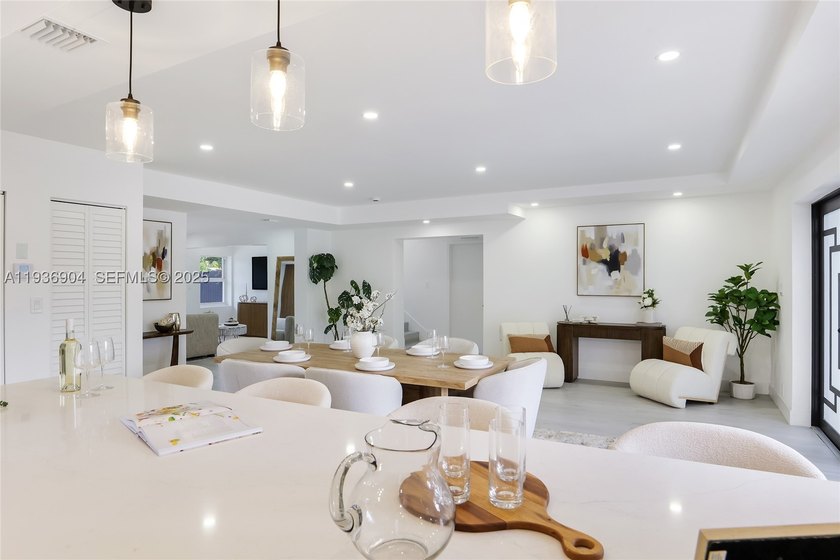 Stunning fully remodeled single-family home offering over 2,257 - photo 5