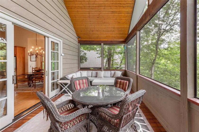 Hummingbird Haven is a welcoming four-bedroom - photo 31
