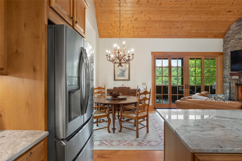 Hummingbird Haven is a welcoming four-bedroom - photo 41