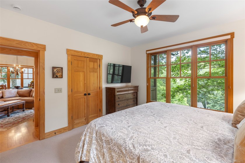 Hummingbird Haven is a welcoming four-bedroom - photo 48