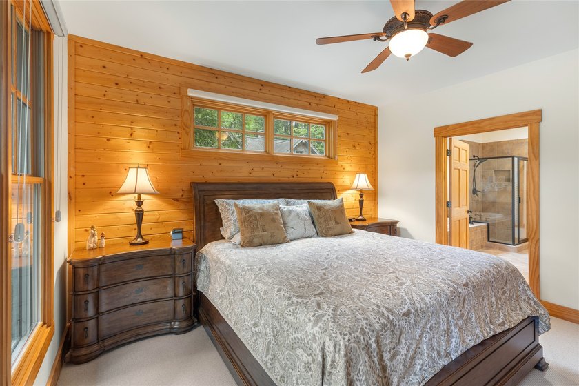 Hummingbird Haven is a welcoming four-bedroom - photo 49