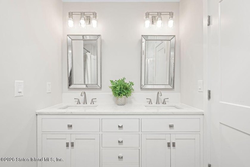 Welcome to 114 Redwood Loop, Staten Island, NY 10309. A - photo 11