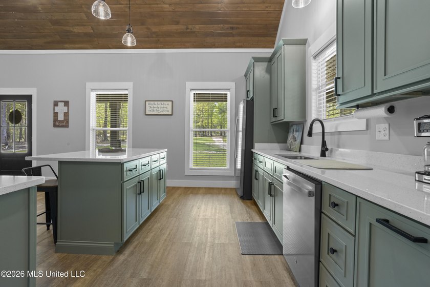 Charming 2-bedroom, 2-bath home on 7.55 acres, built in 2025 - photo 14
