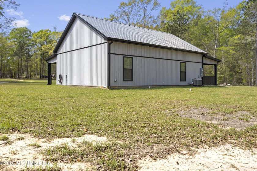 Charming 2-bedroom, 2-bath home on 7.55 acres, built in 2025 - photo 26