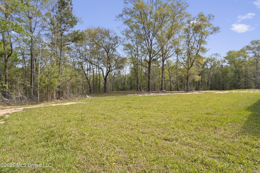 Charming 2-bedroom, 2-bath home on 7.55 acres, built in 2025 - photo 27