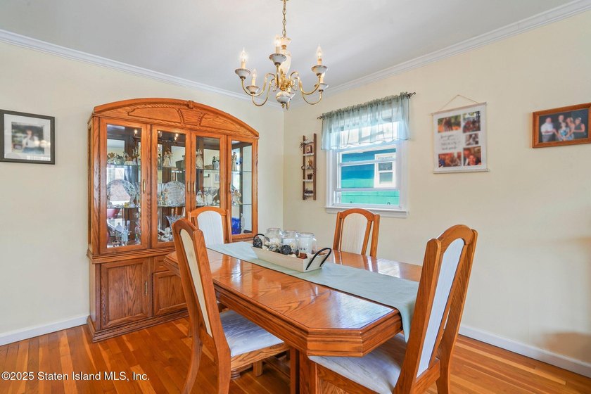 Welcome to this move-in ready gem nestled on a spacious corner - photo 11