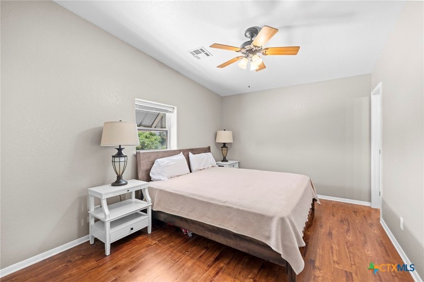 Discover the perfect Work/Live property on +/-10 acres in - photo 12