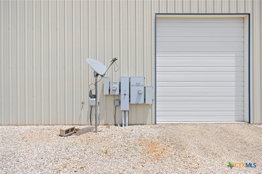 Discover the perfect Work/Live property on +/-10 acres in - photo 22