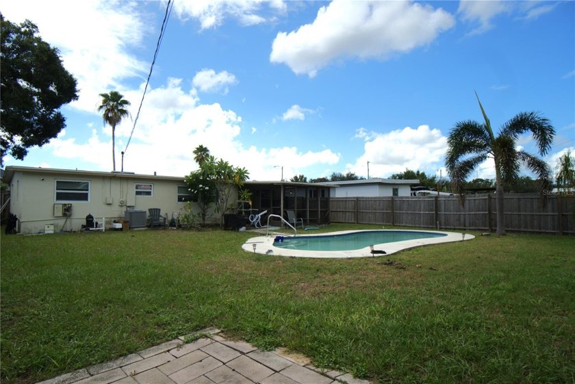 Welcome to this well-located St. Petersburg property offering - photo 5