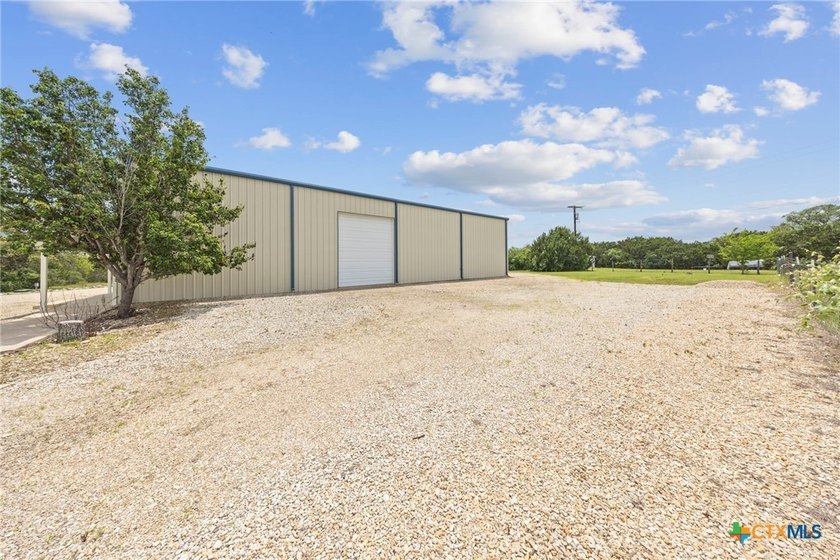 Discover the perfect Work/Live property on +/-10 acres in - photo 27