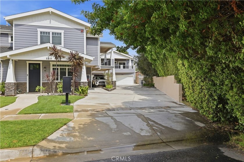 Craftsman Elegance Meets Modern Comfort in the Heart of Old - photo 3