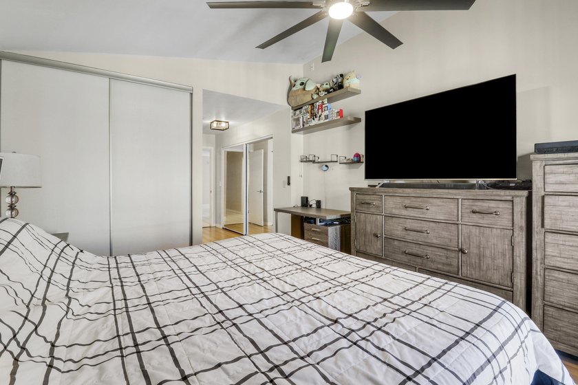 Welcome to this beautifully updated single-family home located - photo 20