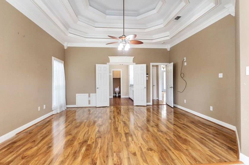 Experience a life of luxury at this gorgeous golf course home - photo 22