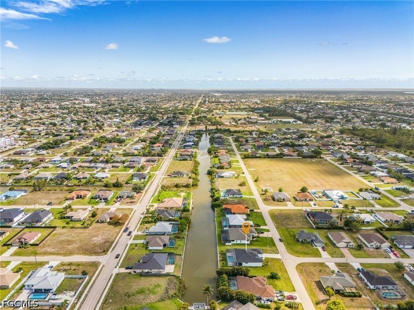 Oversized lot 0.36 Acres - No Flood Zone - Screened in Lanai - photo 34