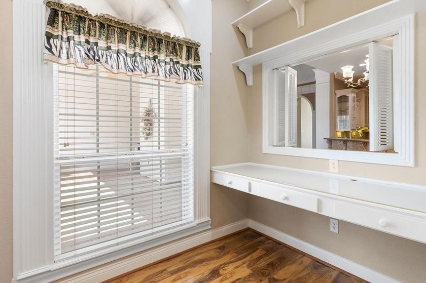 Experience a life of luxury at this gorgeous golf course home - photo 36