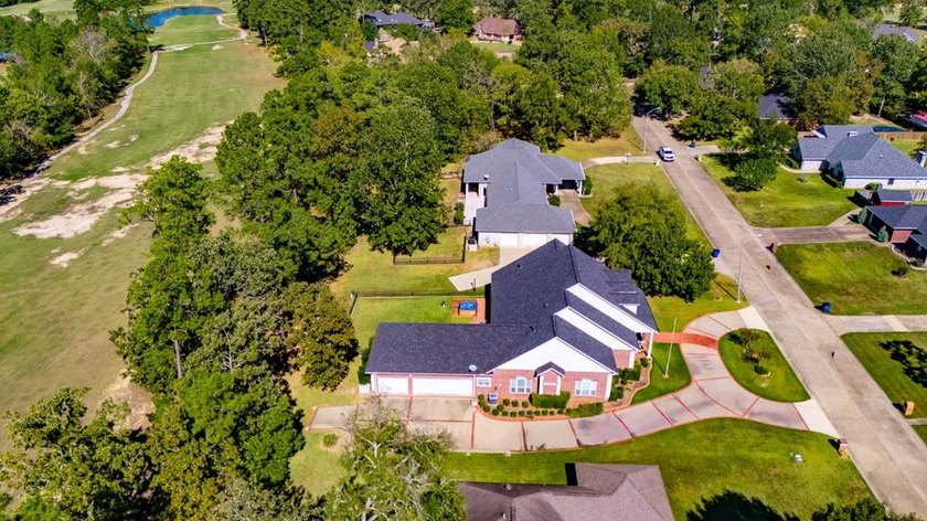 Experience a life of luxury at this gorgeous golf course home - photo 50