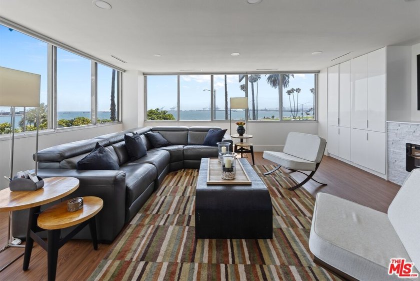 STUNNING! VIEWS, VIEWS, VIEWS!!! Enjoy breathtaking panoramic - photo 2