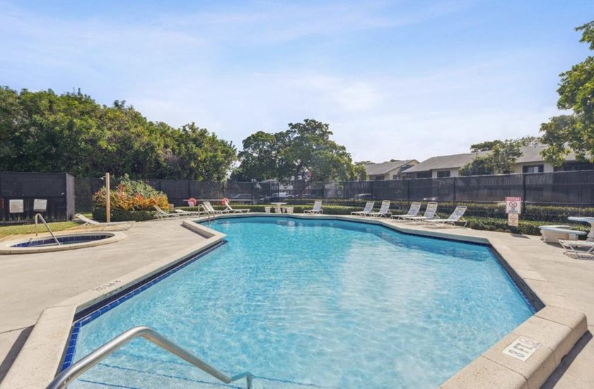 Welcome to this beautifully updated 2 bed 2 bath first-floor - photo 17