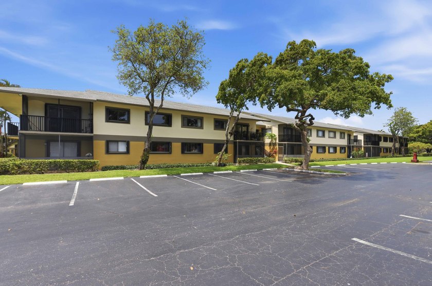 Welcome to this beautifully updated 2 bed 2 bath first-floor - photo 21