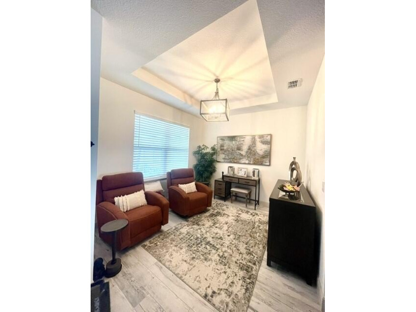 Shows like a model! This SPECTACULAR Custom 4 Bedroom 3 Bath - photo 8